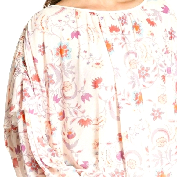 IN MYSTERY BUNDLE. FREE PEOPLE Floral Blousy top 8% spandex - Picture 4 of 9